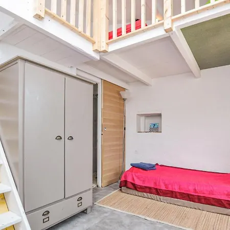 Stunning In Saint-jeannet With Wifi Holiday home